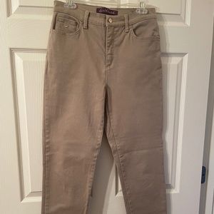 Gloria Vanderbilt Amanda Jeans Beige Size 8 NWOT